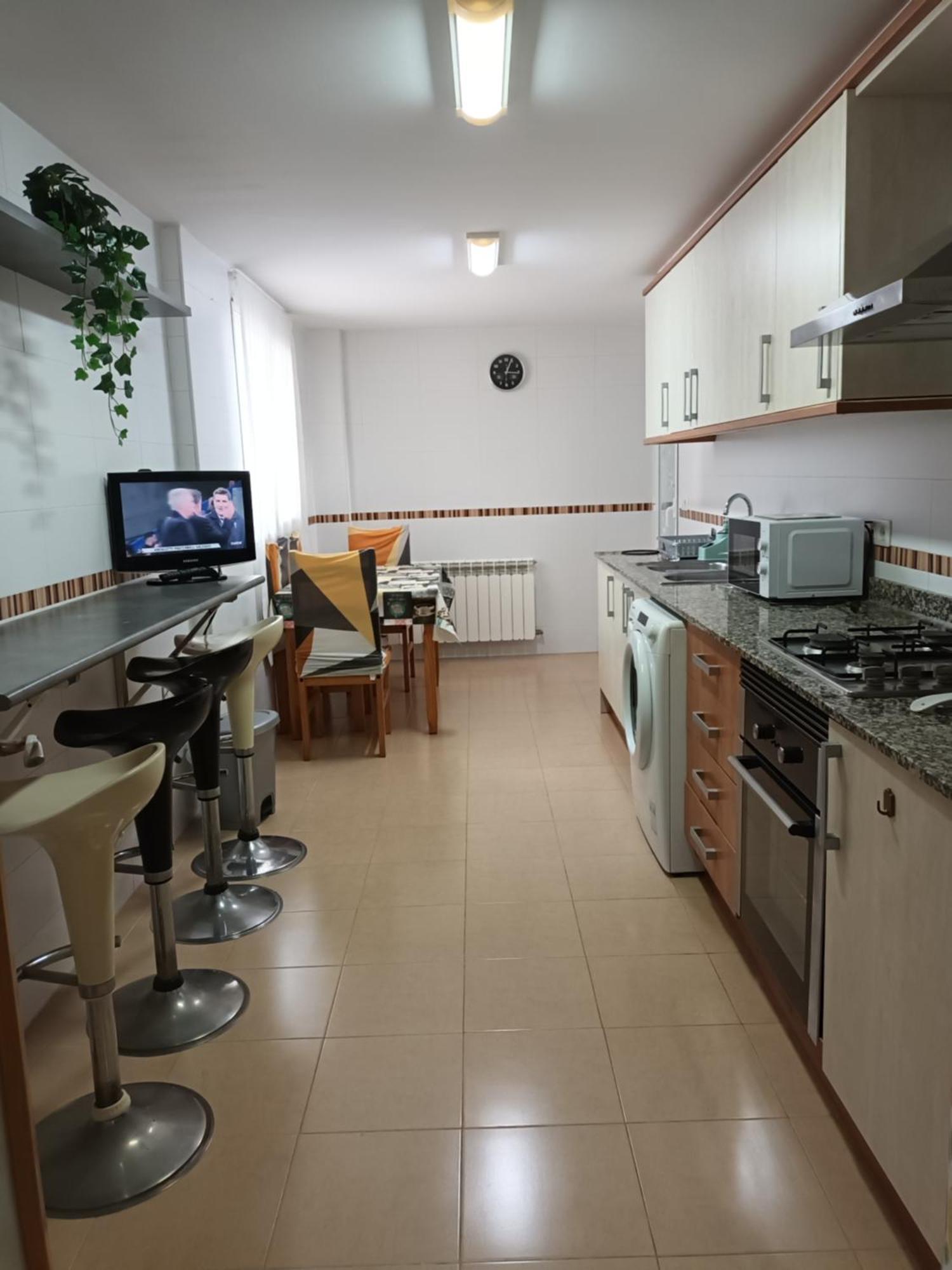 Piso Amplio De 3 Habitaciones, 2 Banos, Ascensor Y Parking Burriana Exterior foto